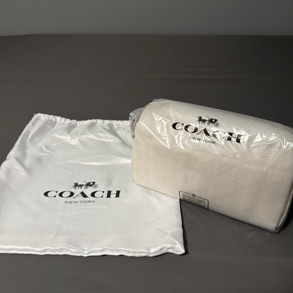 Brass/Chalk Tabby Shoulder Bag Coach
Bag - Picture 5 of 5